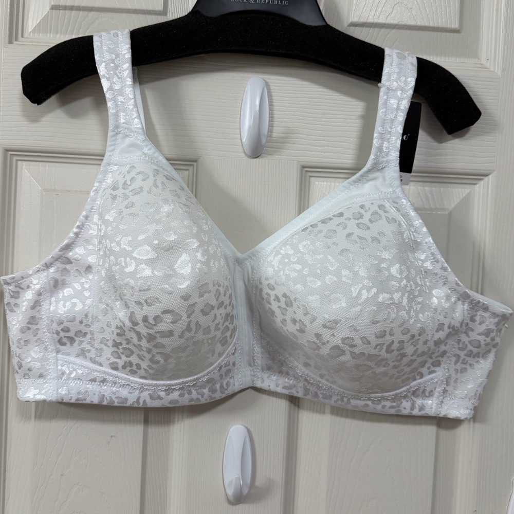 46B Deyllo Women's Full Coverage Bra Wirefree adjustable cushioned straps.